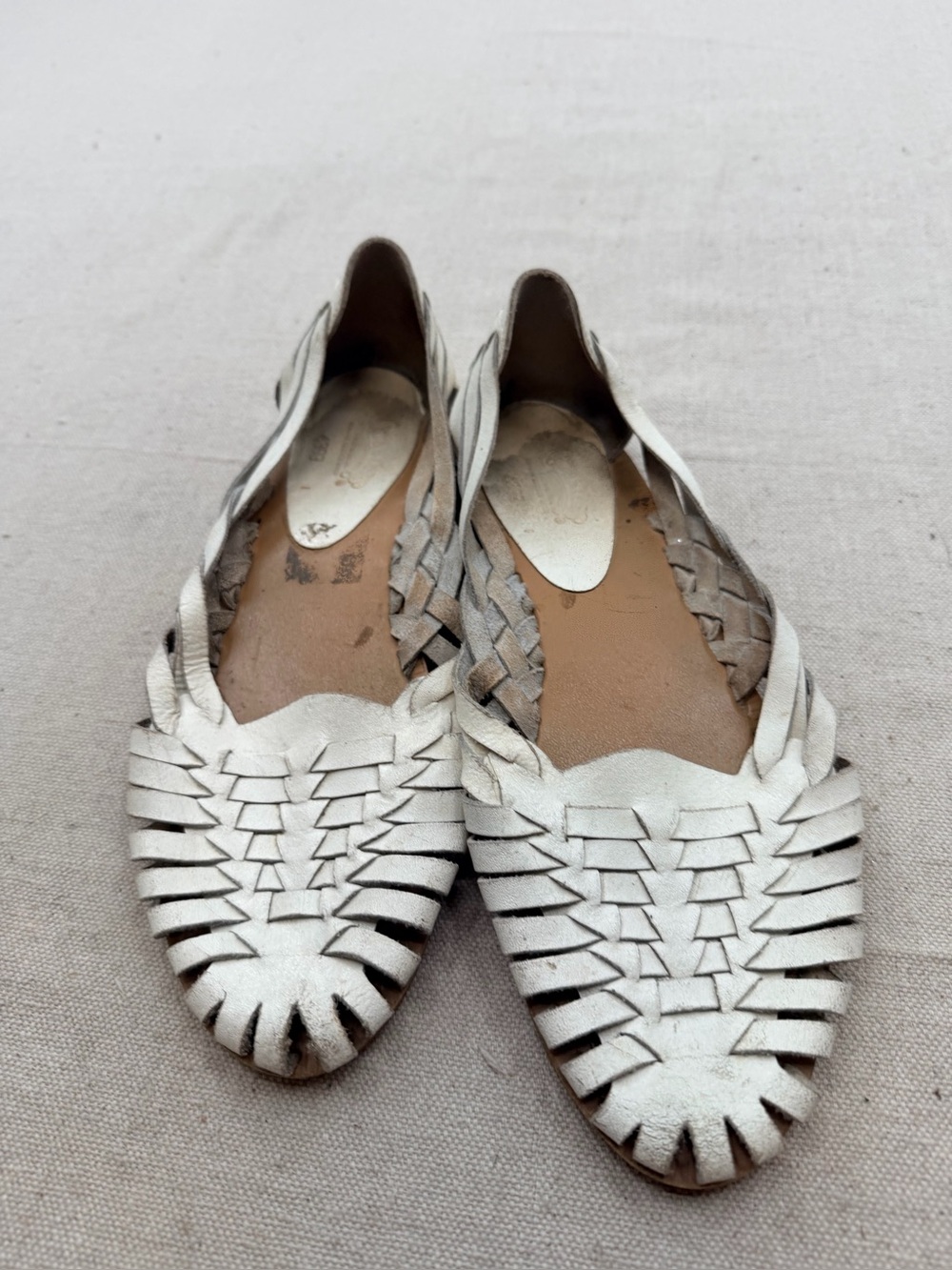 Vintage  80’s Huraches Coasters Off-White Woven Leather Slip-On Flats